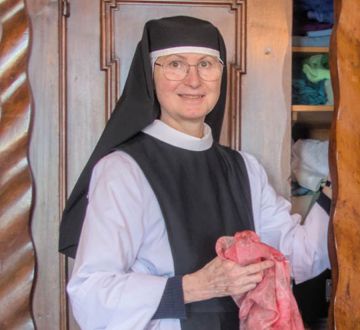 sr-christa-web image sr-christa-web Zisterziensterinnenabtei Mariastern | Menschen