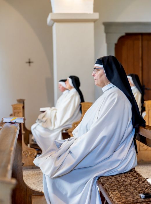 Sr. Maria Stella in der Kirche
